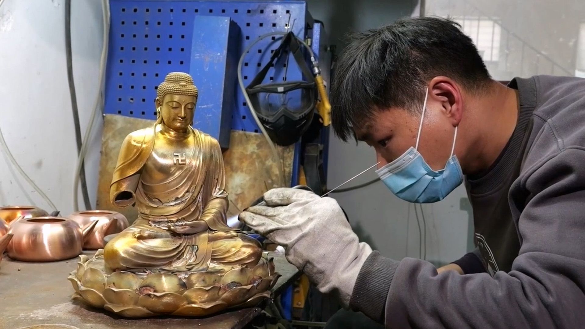 虔诚信仰 ! 四十年老厂大批量生产黄铜佛像