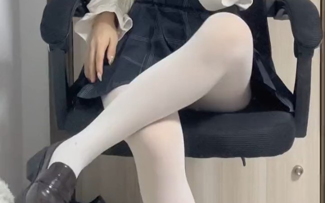 Farewell to those who don't understand white cotton pants