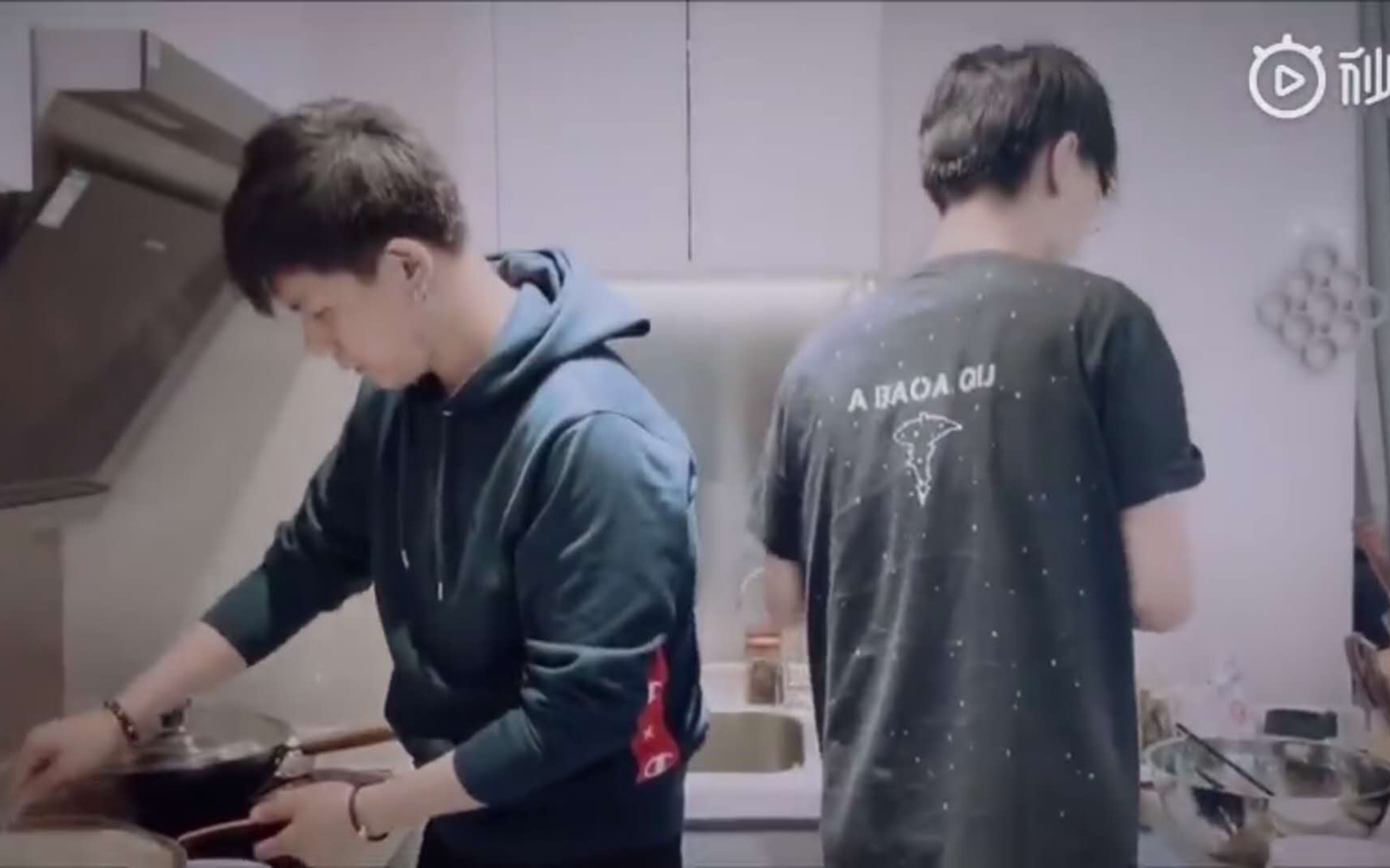 景向谁依