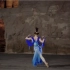新疆美女哈尼克孜，唐诗逸同跳飞天舞，网红和国家队，一目了然。