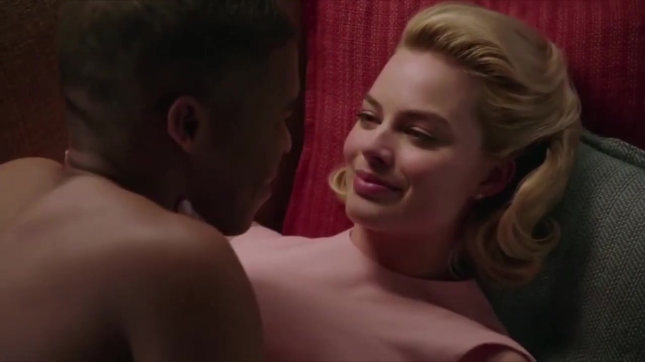 玛格罗比惊艳出场片段 Margot Robbie Hottest Scenes