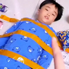 小孩子不听话，被妈妈绑起来了