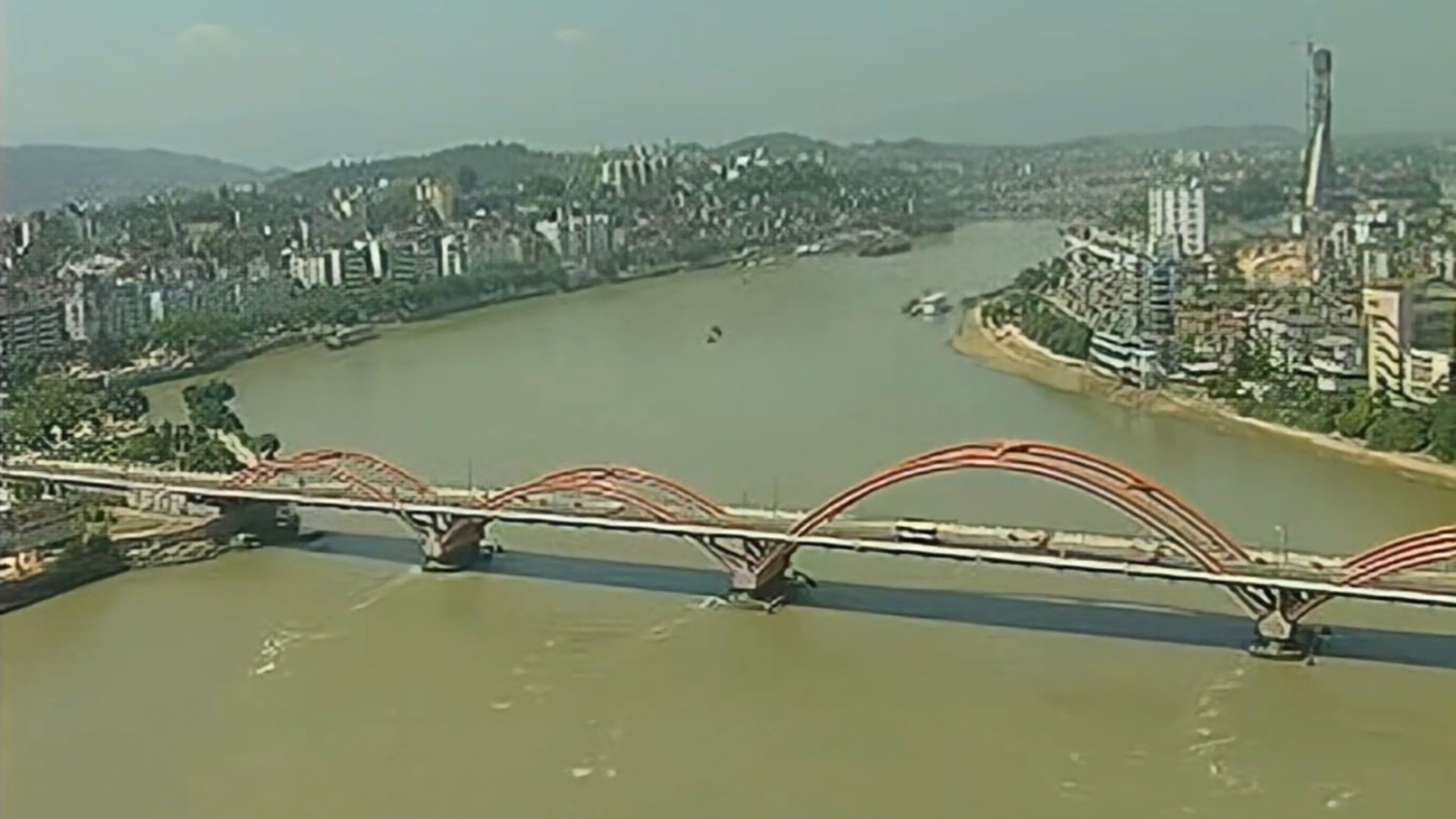 1999年一部全程在福州拍摄的纪录片，展现了当时福州的城市风貌和风土人情。