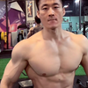 花背肌肉男