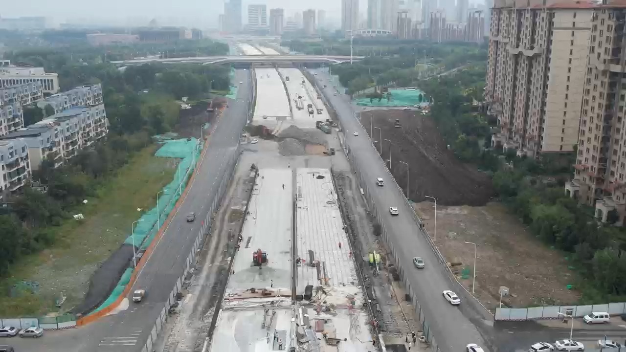 快速路南四环段装配式路面基层施工无人机视频2024 (2)