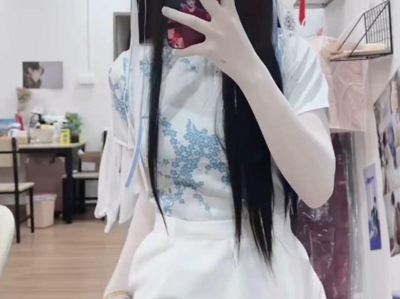 Who can say no to a Chinese lady?