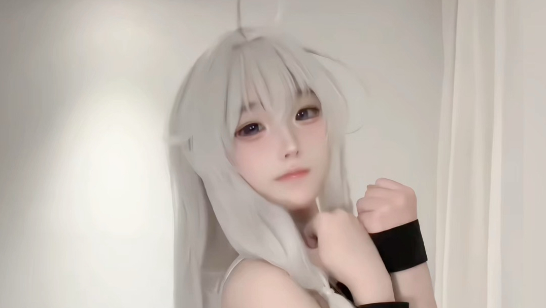 伊蕾娜泳装