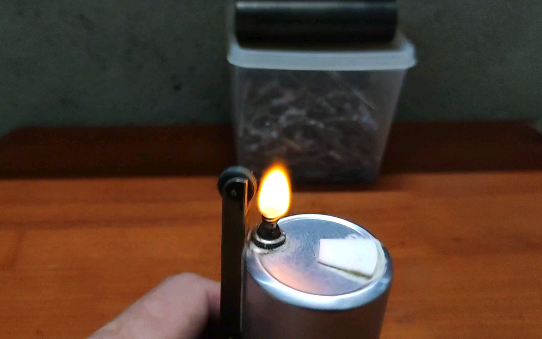 自制简单实用的打火机