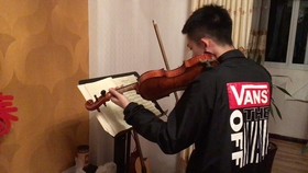 背后有人在看你 801ade2a682e51d450ed9323a32be5c3a7585cd0.jpg@280w_158h_1c_100q.jpg