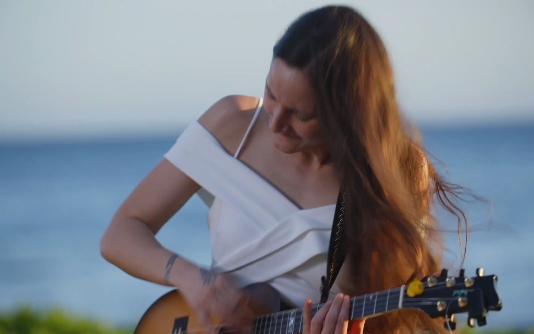 【泰曼妮·MV】美国尤克里里演奏家·Carmen on Ukulele in Hawaii Taimane_哔哩哔哩_bilibili