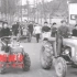 《农业机械化道路宽又广》1973