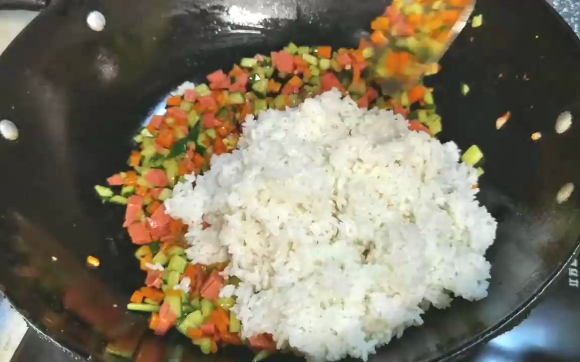 菠萝炒饭安排一个