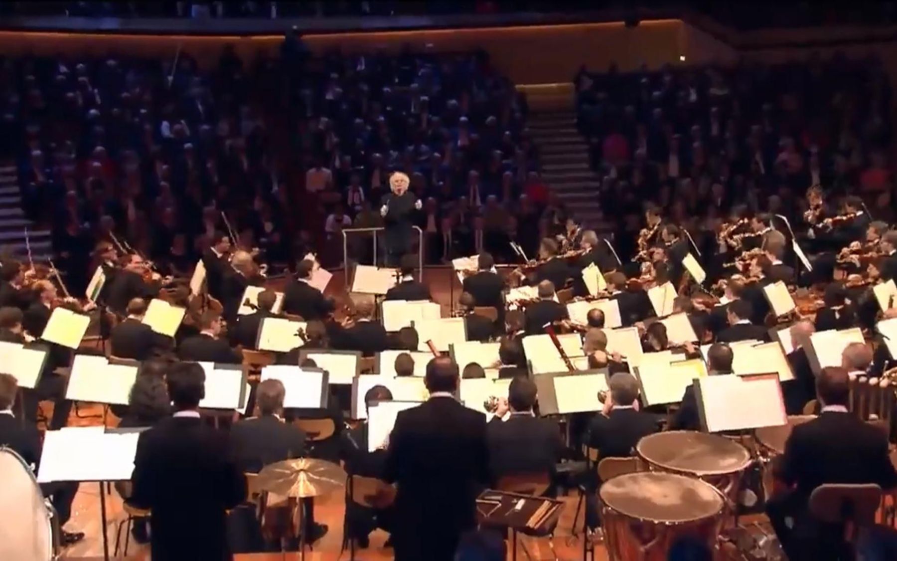 柏林爱乐乐团演奏《马刀舞曲》，令人热血沸腾！【古典音乐库公众号】