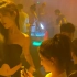 在重庆酒吧里的美女，只需花300，就能带来多巴胺上头的快乐！