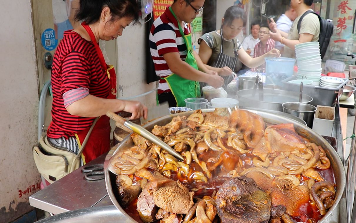 深圳最实在的小吃，最低一份15元吃饱！满满一锅都是肉，看着馋人