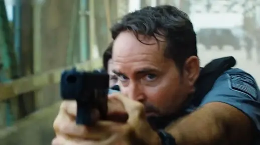 2024史泰龙最新片《怒劫运钞车》，生猛彪战，全程火力全开