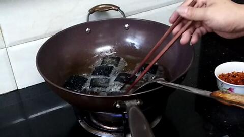街头小吃臭豆腐做法 836d2184d590703493f42c8660912a7a24f84486.jpg@480w_270h_1c