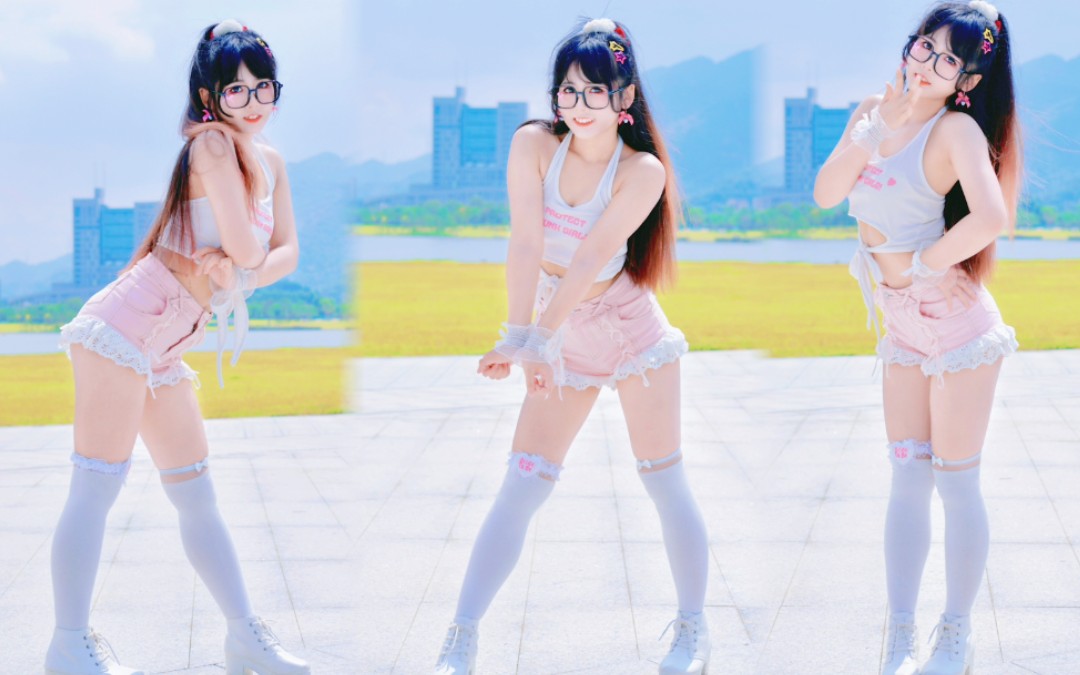 Short legged meatballs with collarbones that slide? ! bubble pop