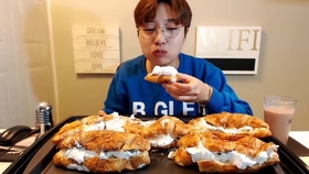 猫爱吃面包蛋糕 83feebb1f2585b934fa9d49f3e517eb291e61003.jpg@280w_158h_1c_100q.jpg