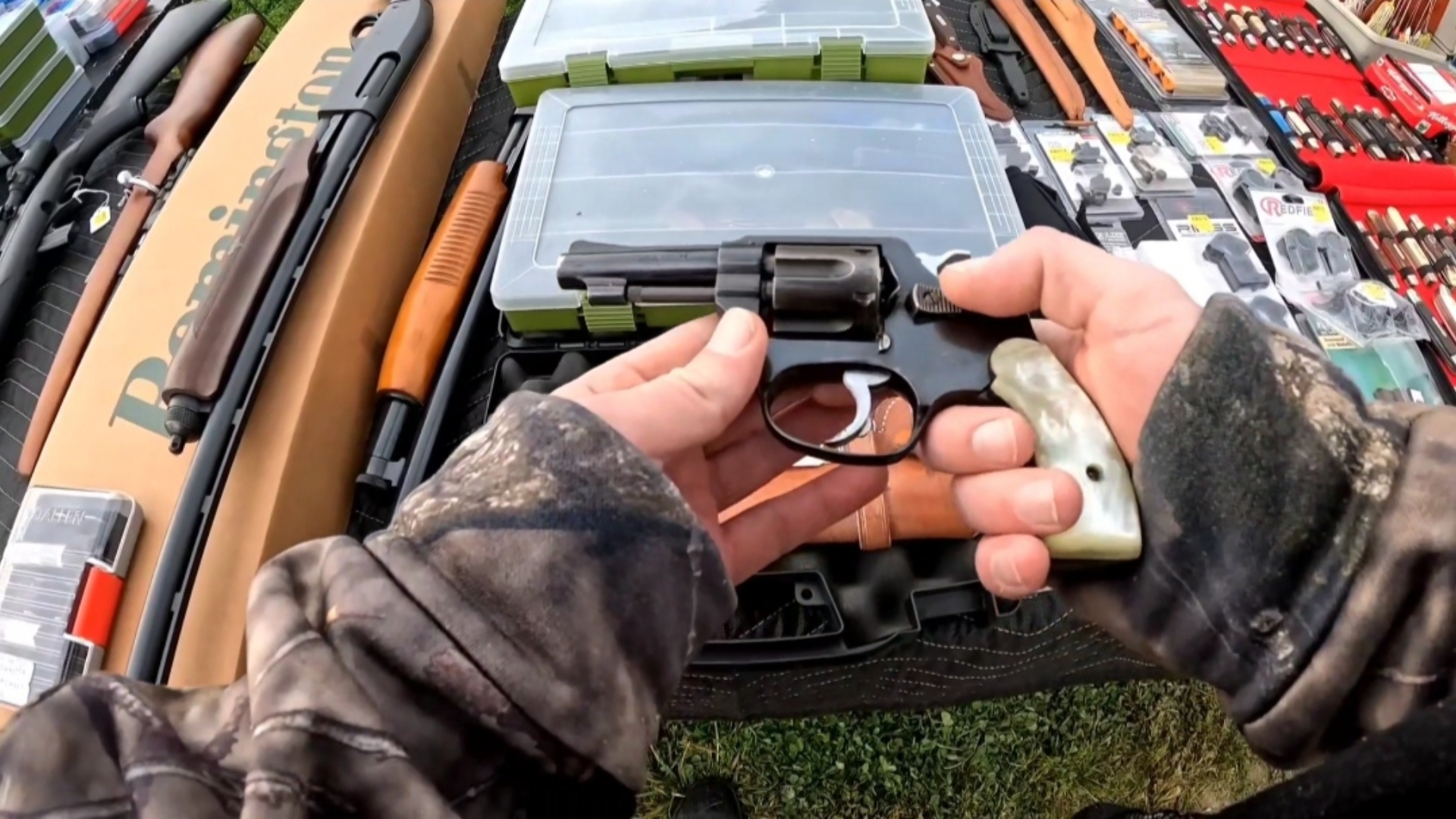 “过 年 赶 集”