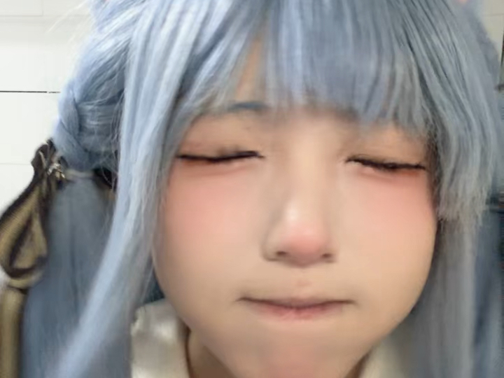 小祥摇头（我贝利亚呢）