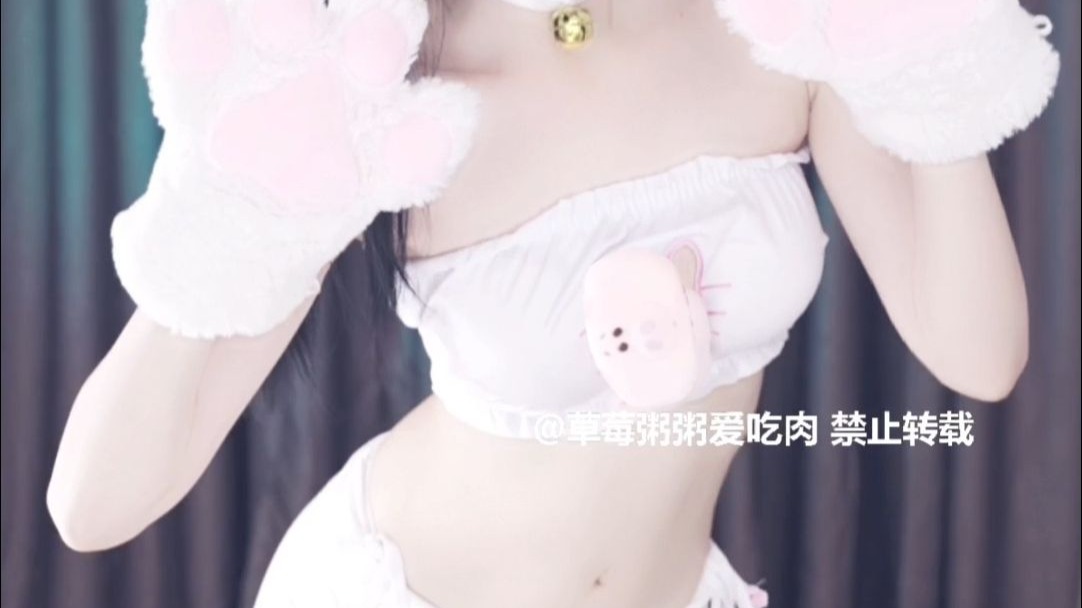 Cute is pretend, it's just a ploy to attract you ^⌯⩊⌯^੭