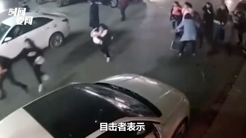 重庆一8岁女孩放炮被炸身亡，母亲多次哭到晕厥，监控曝光惨痛一幕