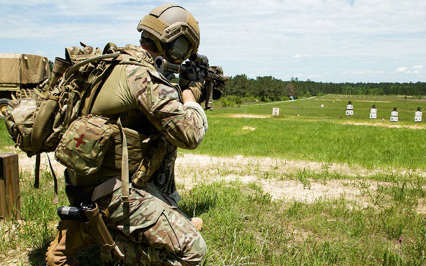 【魔性视角】陆军特种部队(绿色贝雷帽)射击训