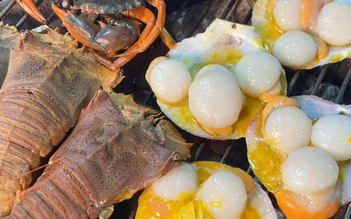泰国美食：路边海鲜自助海鲜自由本地人的海鲜正确打开方式