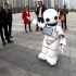 路过在佛山新城，遇见两个智能机器人！