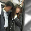 北京一地铁猥琐男，摸了美女胸部10多分钟