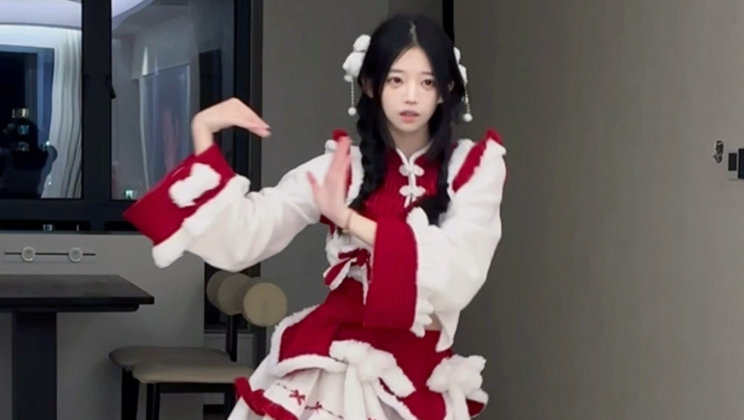 【爆竹声声响】扁扁：“别踩到我！！”(♯｀∧´)