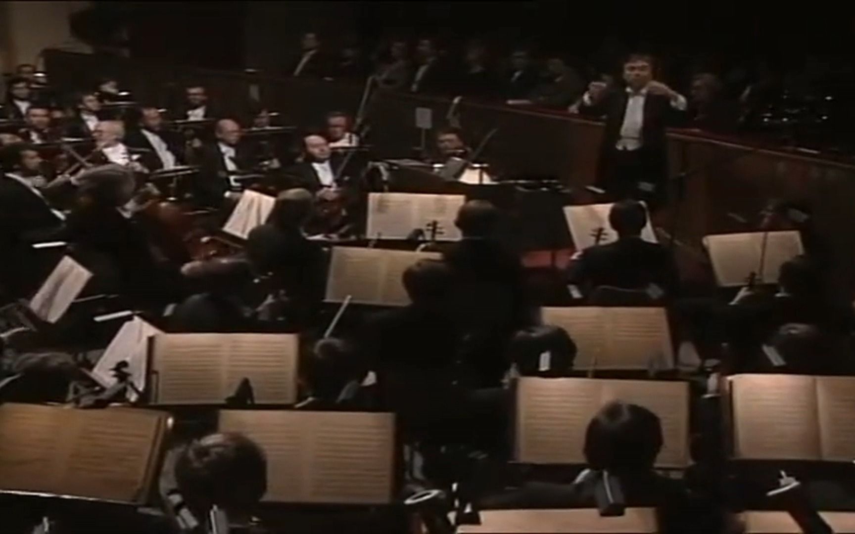 阿巴多指挥维也纳爱乐罗恩格林第三幕序曲+婚礼合唱