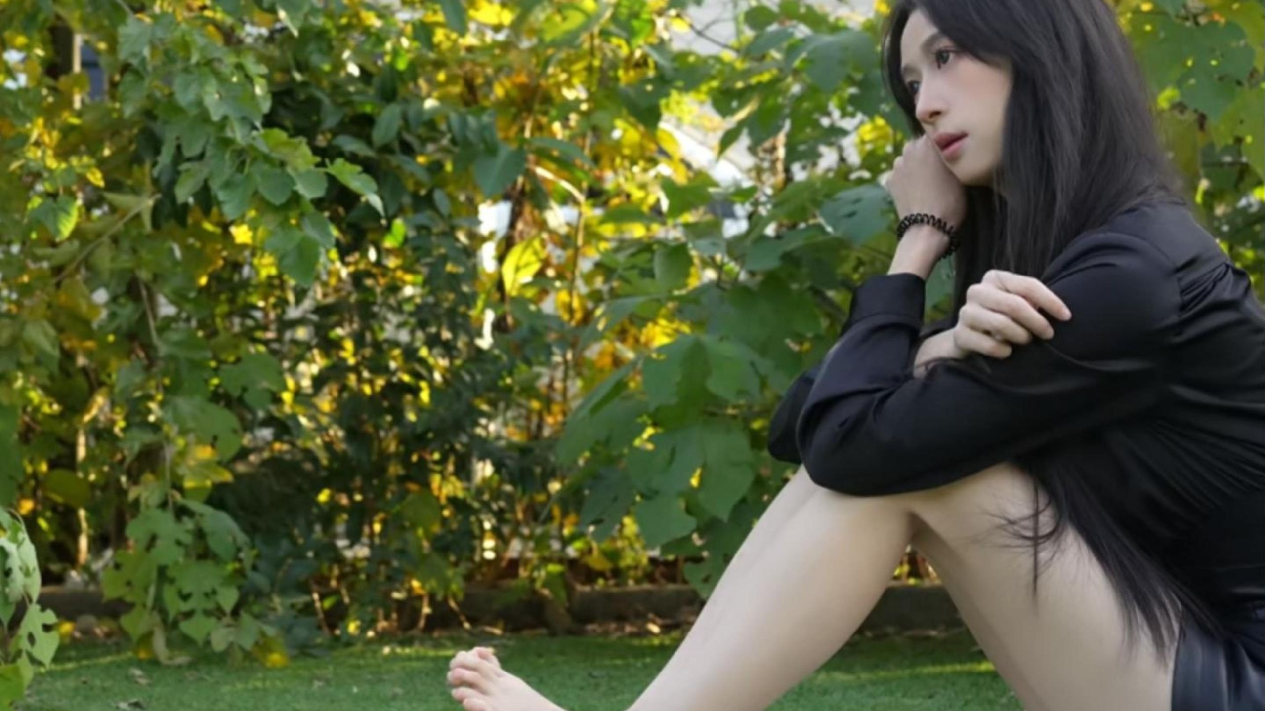 足愉心摄影 第20期：模特云悦（搭配：黑色衬衫、皮裙、高跟鞋、