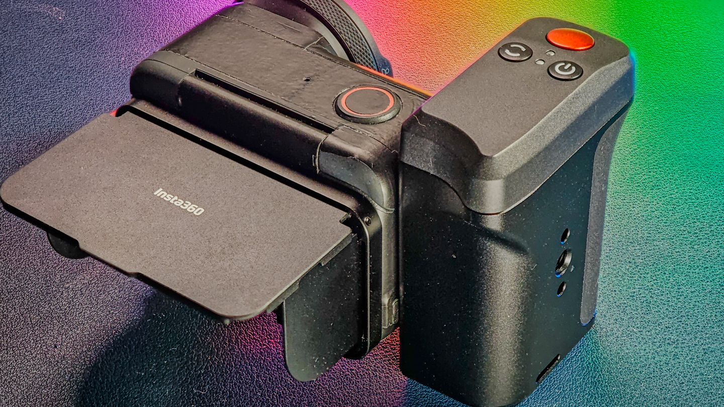 Flymile街拍蓝牙手柄 还送了一个万能遥控 Insta360 Ace Pro 2 的用户有福了