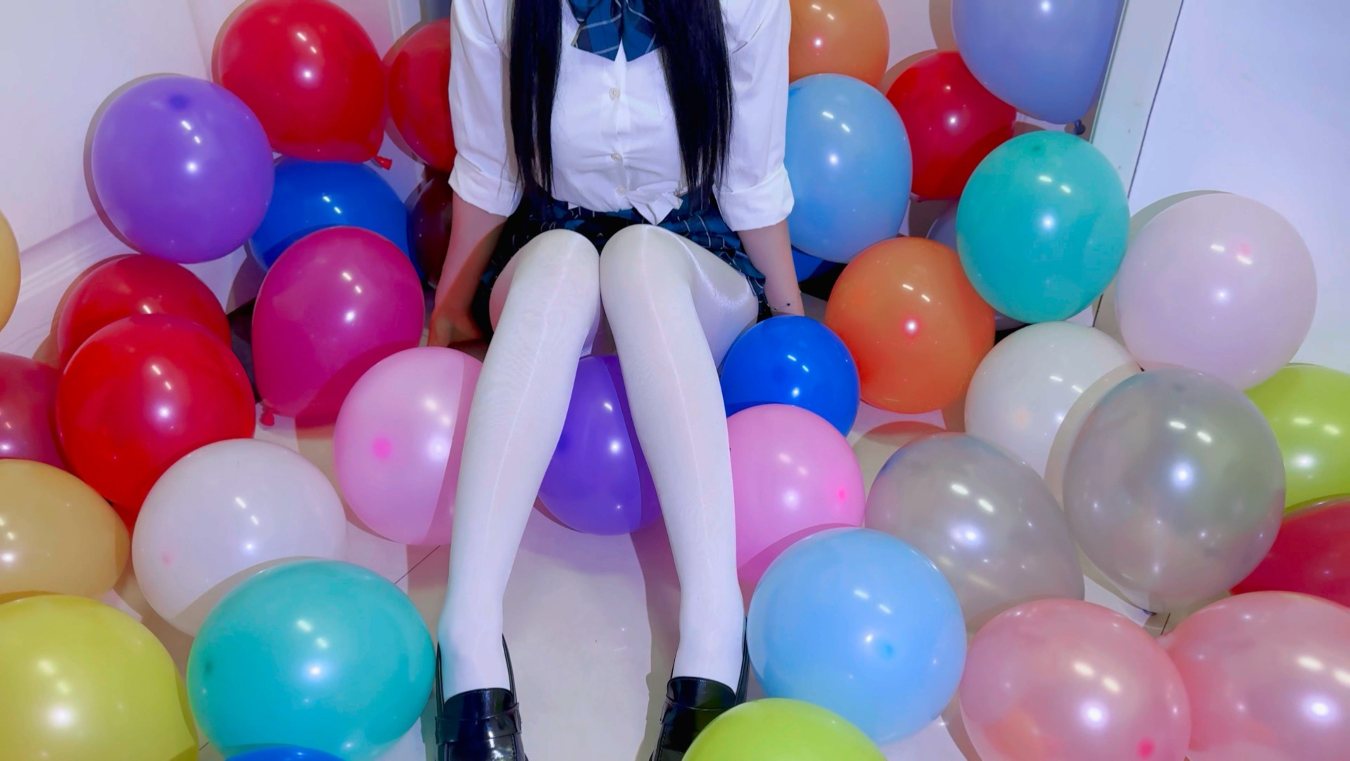 室内穿搭，jk制服搭配牛奶袜，80个气球你顶得住嘛