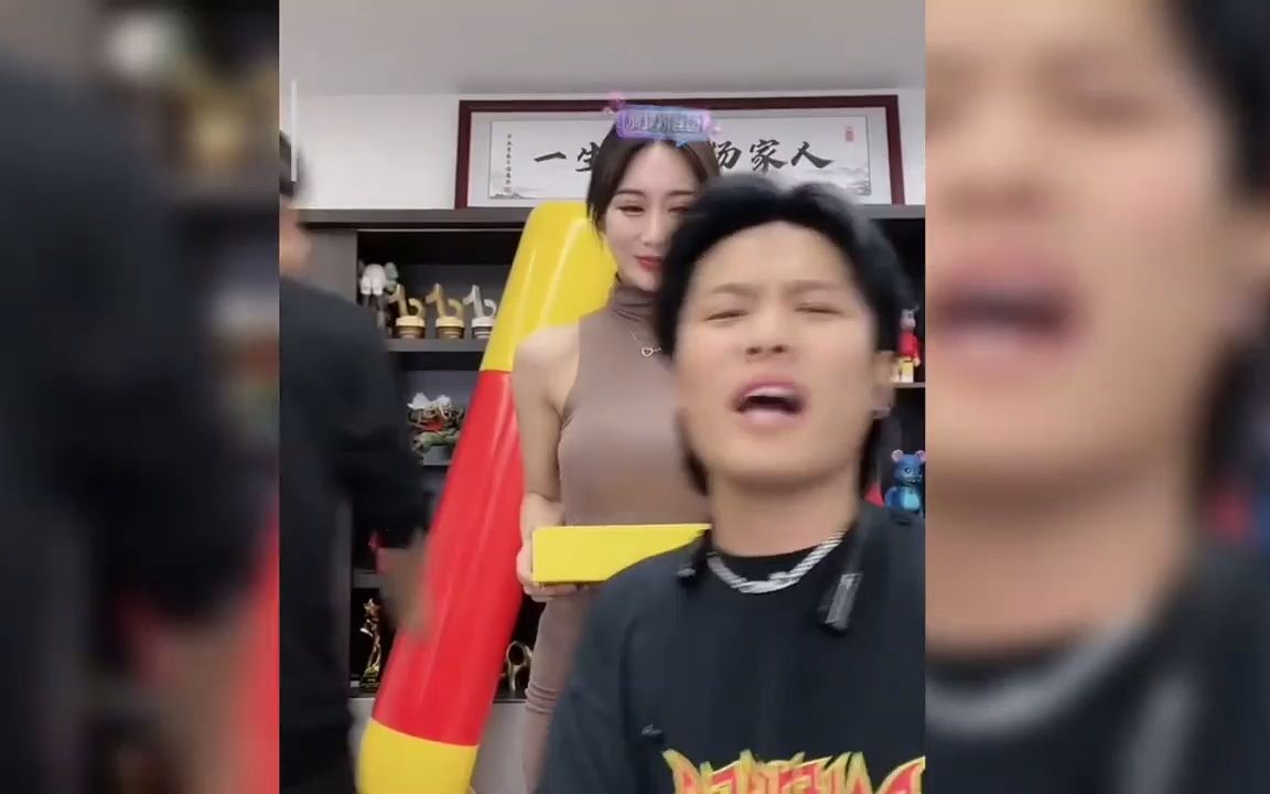 疯狂的小杨哥卖货模特太漂亮了大杨哥害羞了