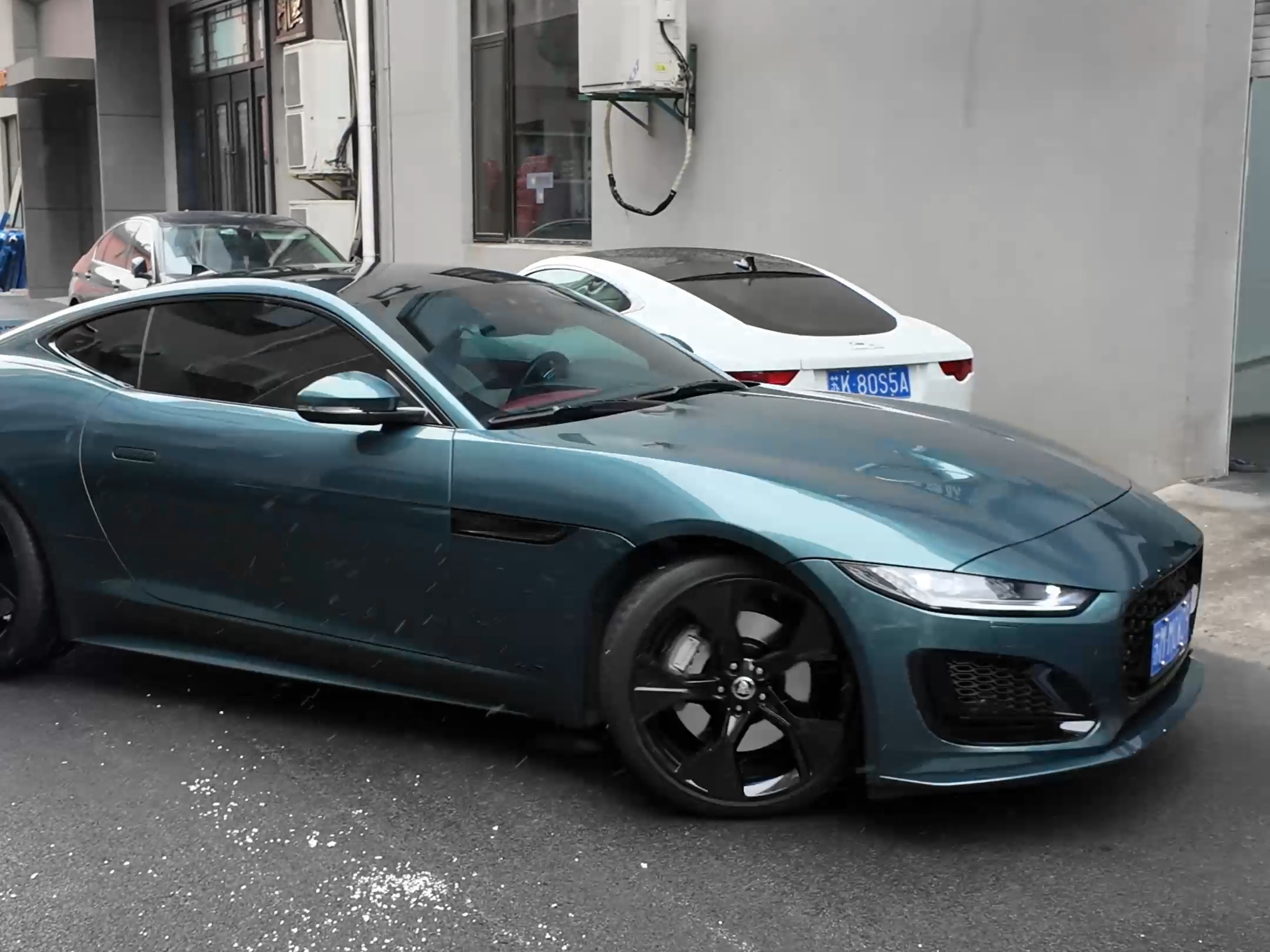这才是提车的排面，全款75周年典藏版＋刹车电尾全安排上！#捷豹ftype #捷豹 #路虎 #跑