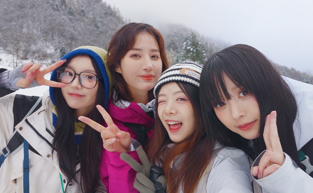 和世界失联8h，我们在雪山里找到传说中的蓝眼泪...【互联网脚替13】