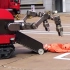 日本发明地震救援机器人，直接把人吞进车里，能减少60%的伤亡