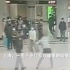 【内拳•硬】男子酒后大闹地铁站推搡工作人员被拘，称：以为自己有面子！（伪）