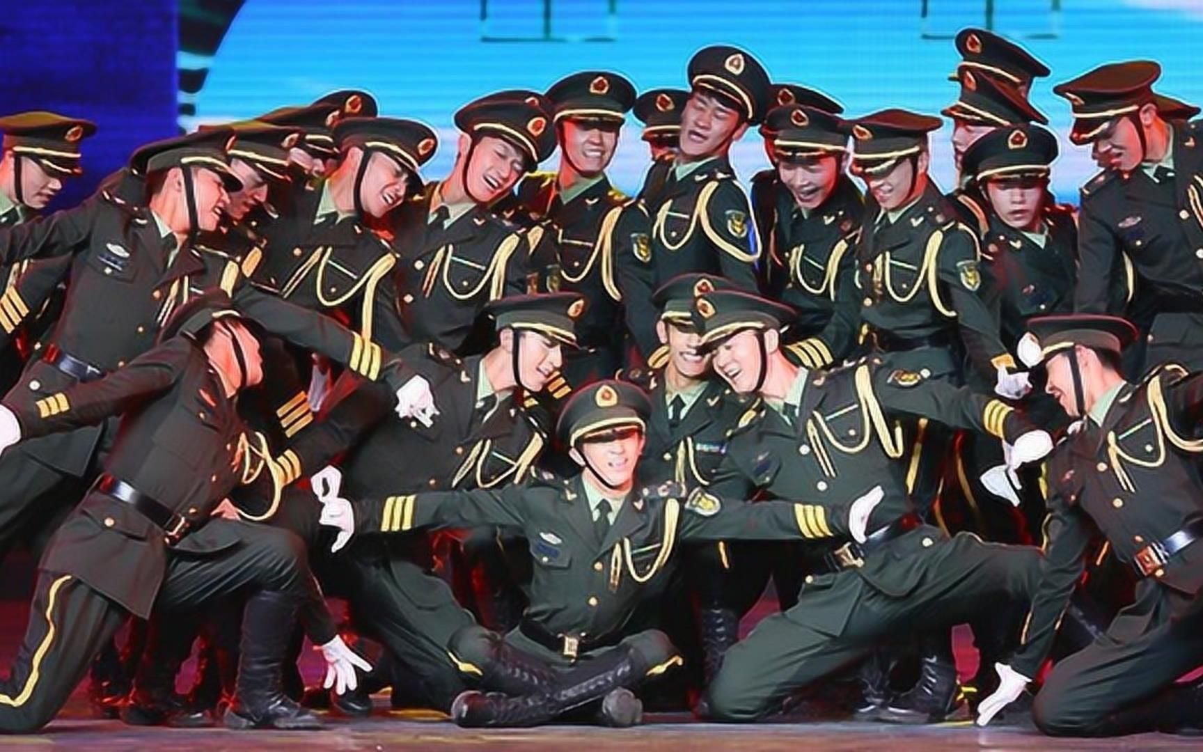 燃爆了！中国军人集体跳藏族舞，致敬建军节！太帅了！