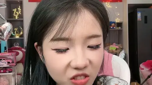 小妖精直播回放6月18日0点－0点36分场（五）