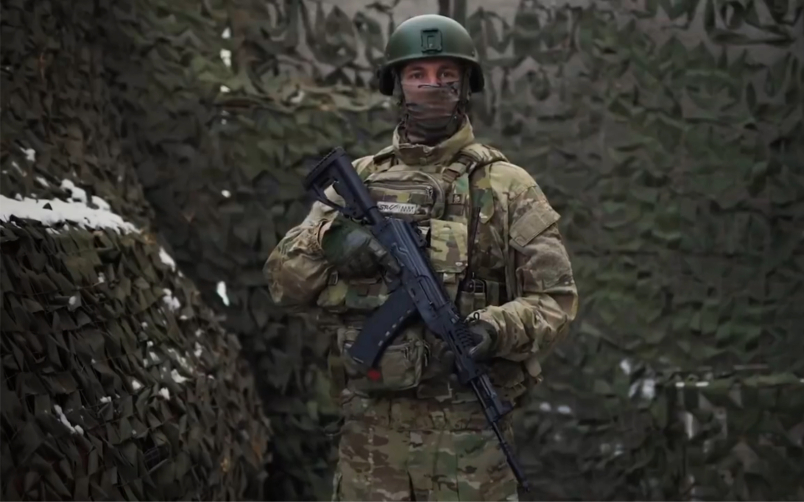 吉尔吉斯斯坦单兵装备多方位展示，苏式风格偏重。