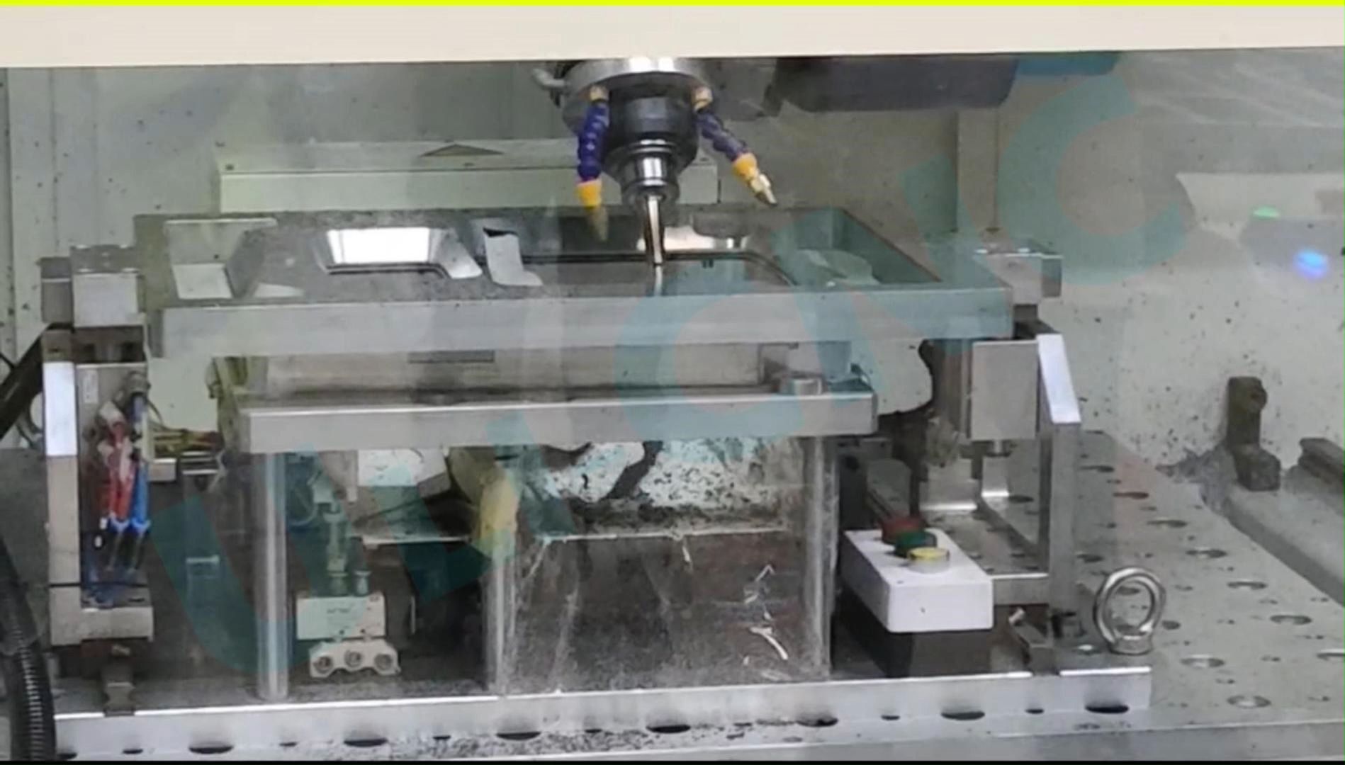 原力全封闭五轴CNC加工中心加工汽车内外饰