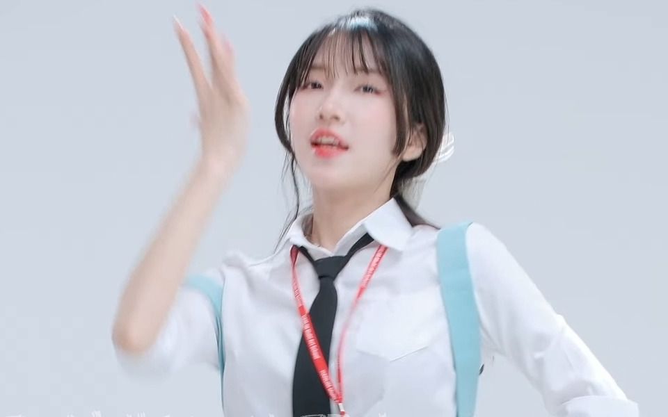 Suki! Seo-young's uniform.