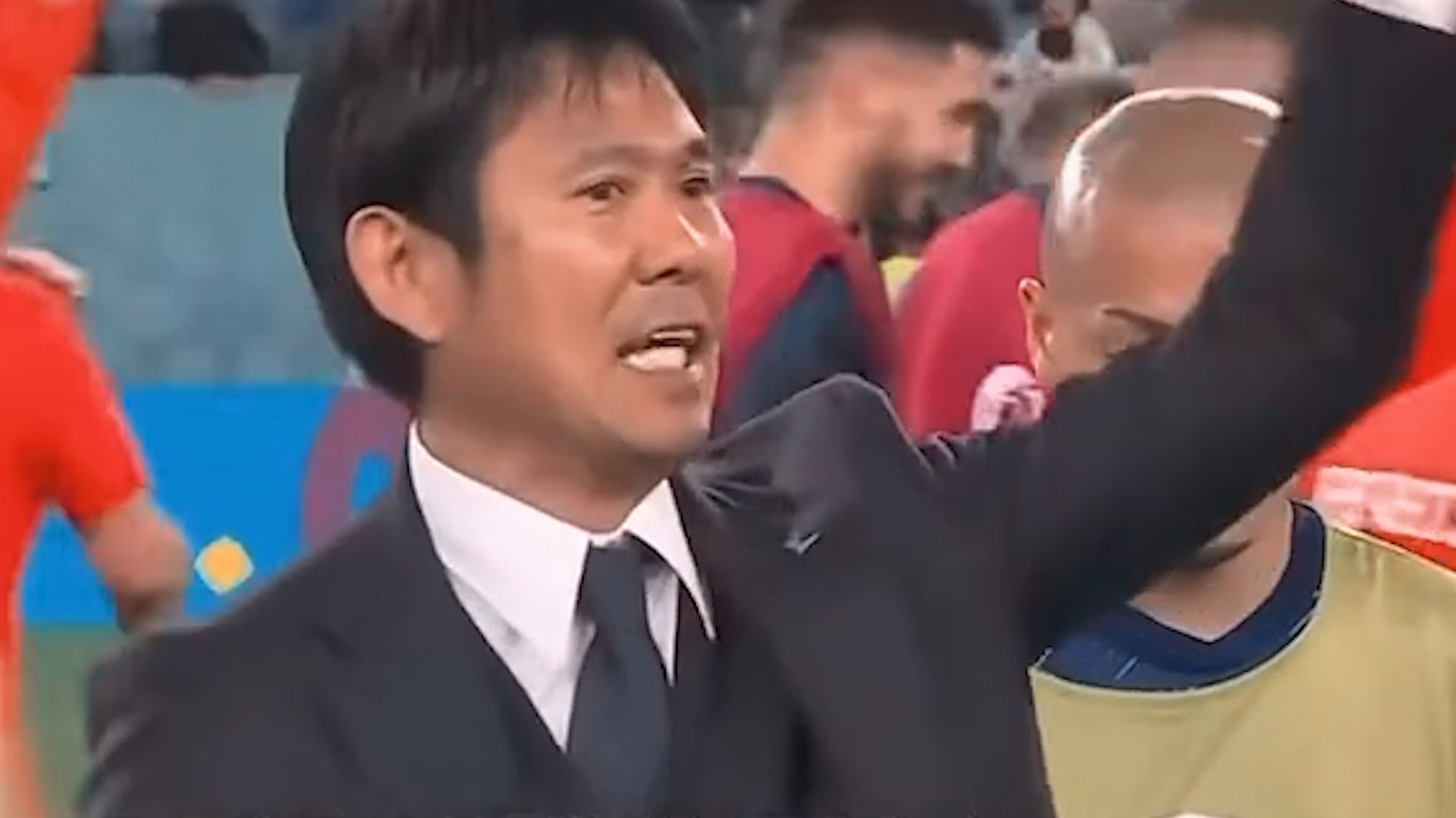国足：一进来就看见日本队在骂人！
