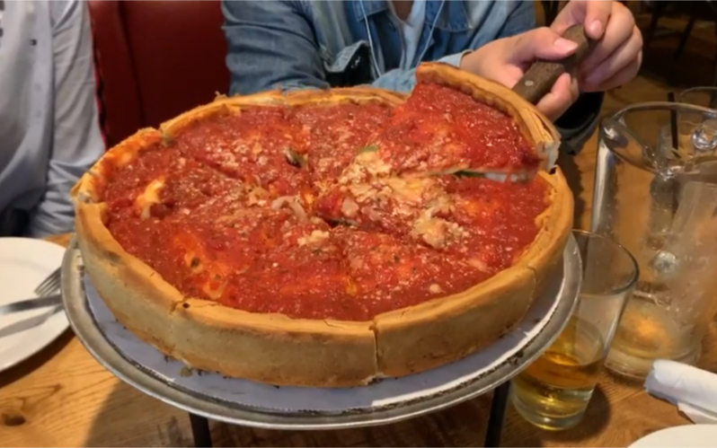 芝加哥三大名菜之深盘大披萨