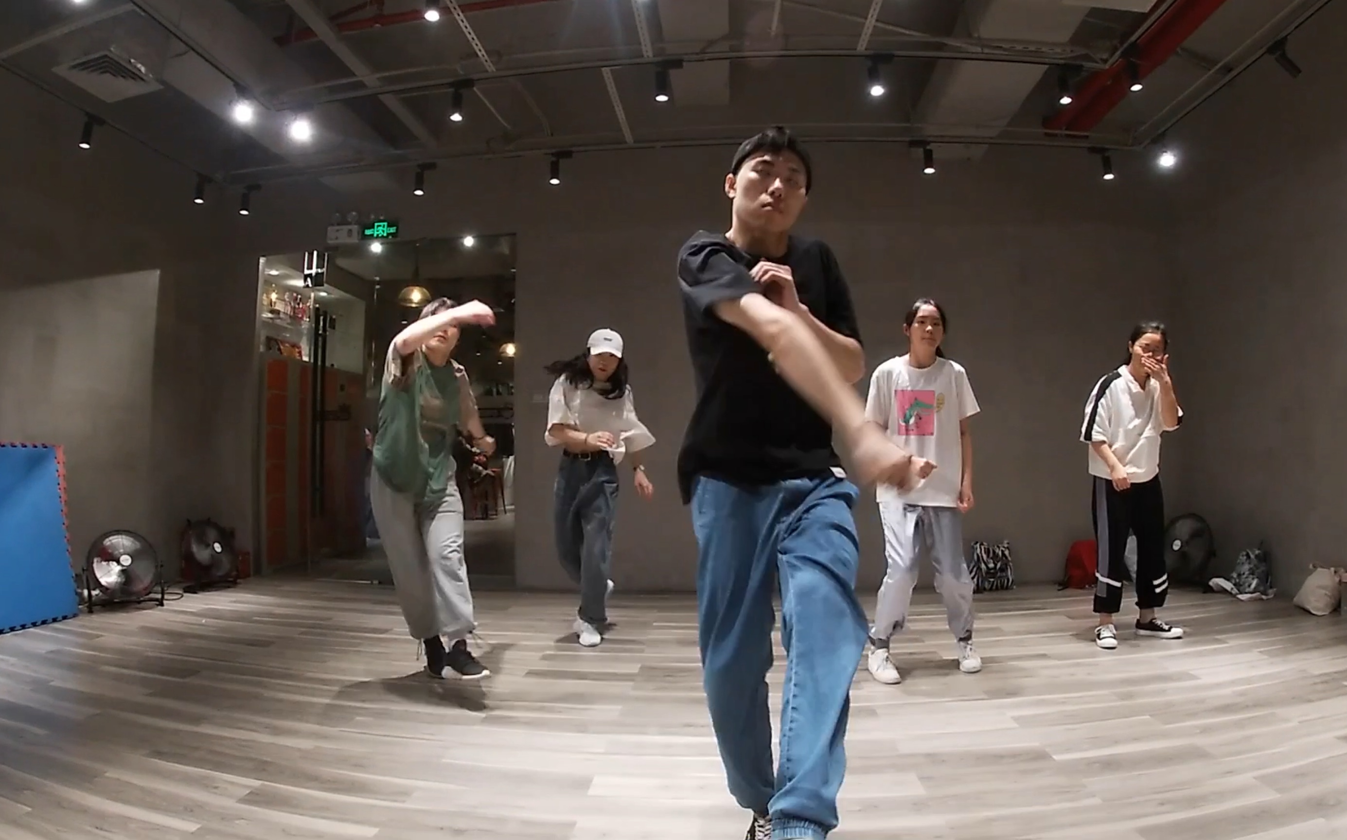 525日周六loberhiphop基础