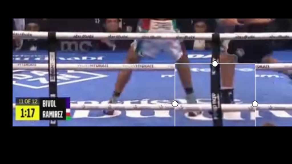 “脚下”的拳击大战：比沃尔VS拉米雷兹第十一回合。